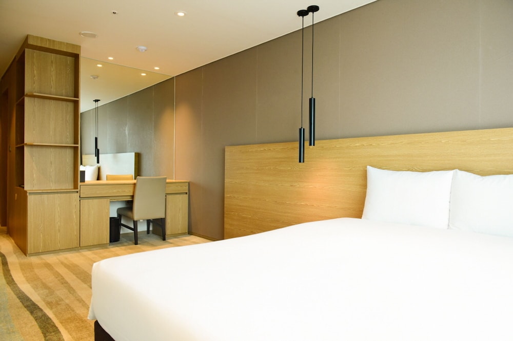 Ebenezer Hotel 13/46