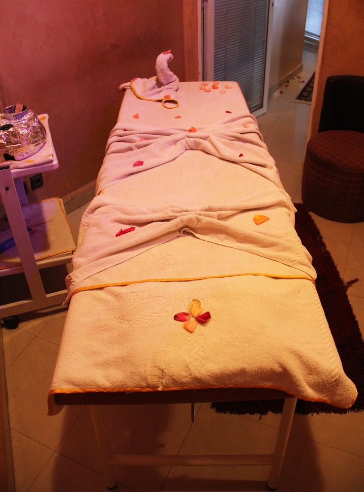 Imperial Plaza & Spa 52/70
