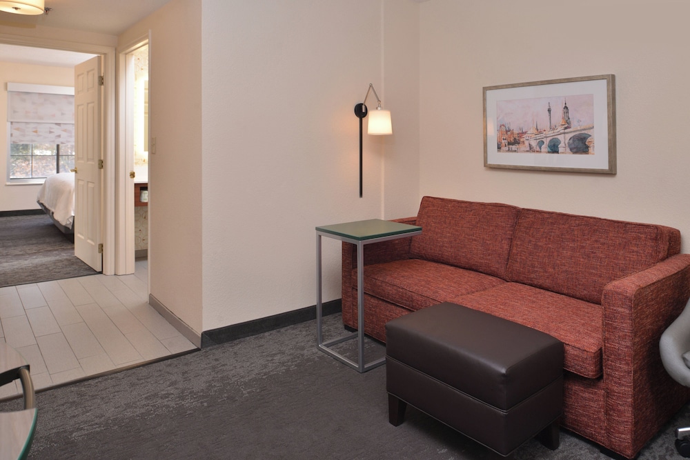 Holiday Inn Hotel And Suites Raleigh Cary I 40 Walnut St 40/68