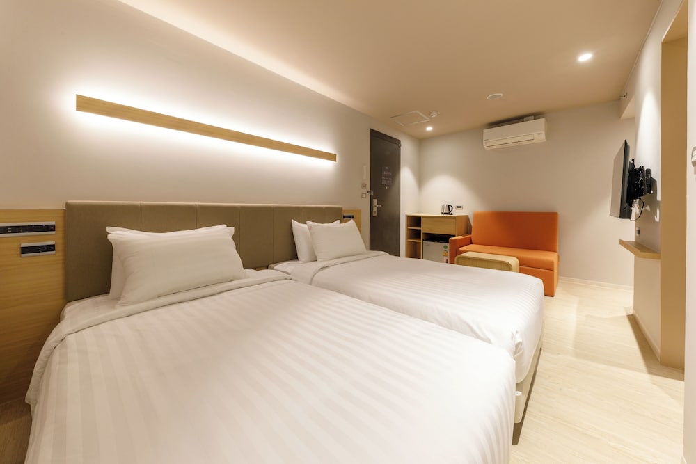 DELUXE, TWIN BEDS