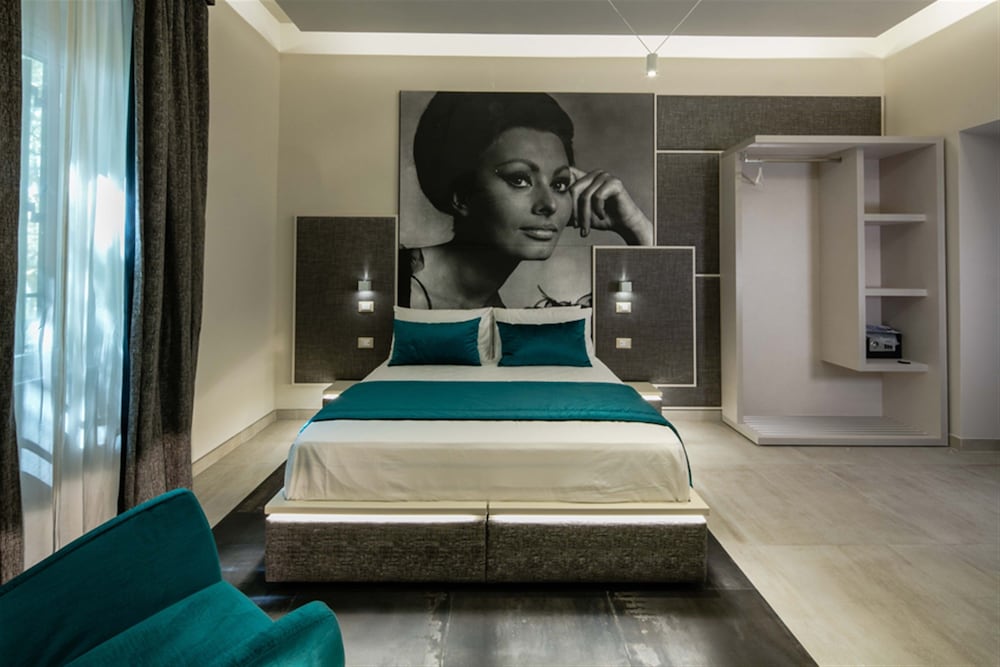 Via Veneto Luxury Suites 36/50