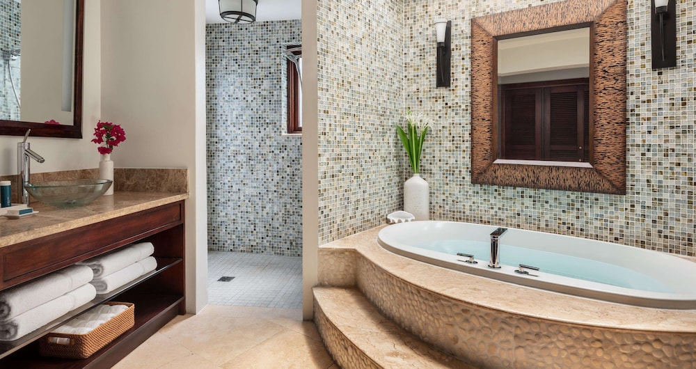 Sandals Grande St. Lucian – Adults Only 67/71