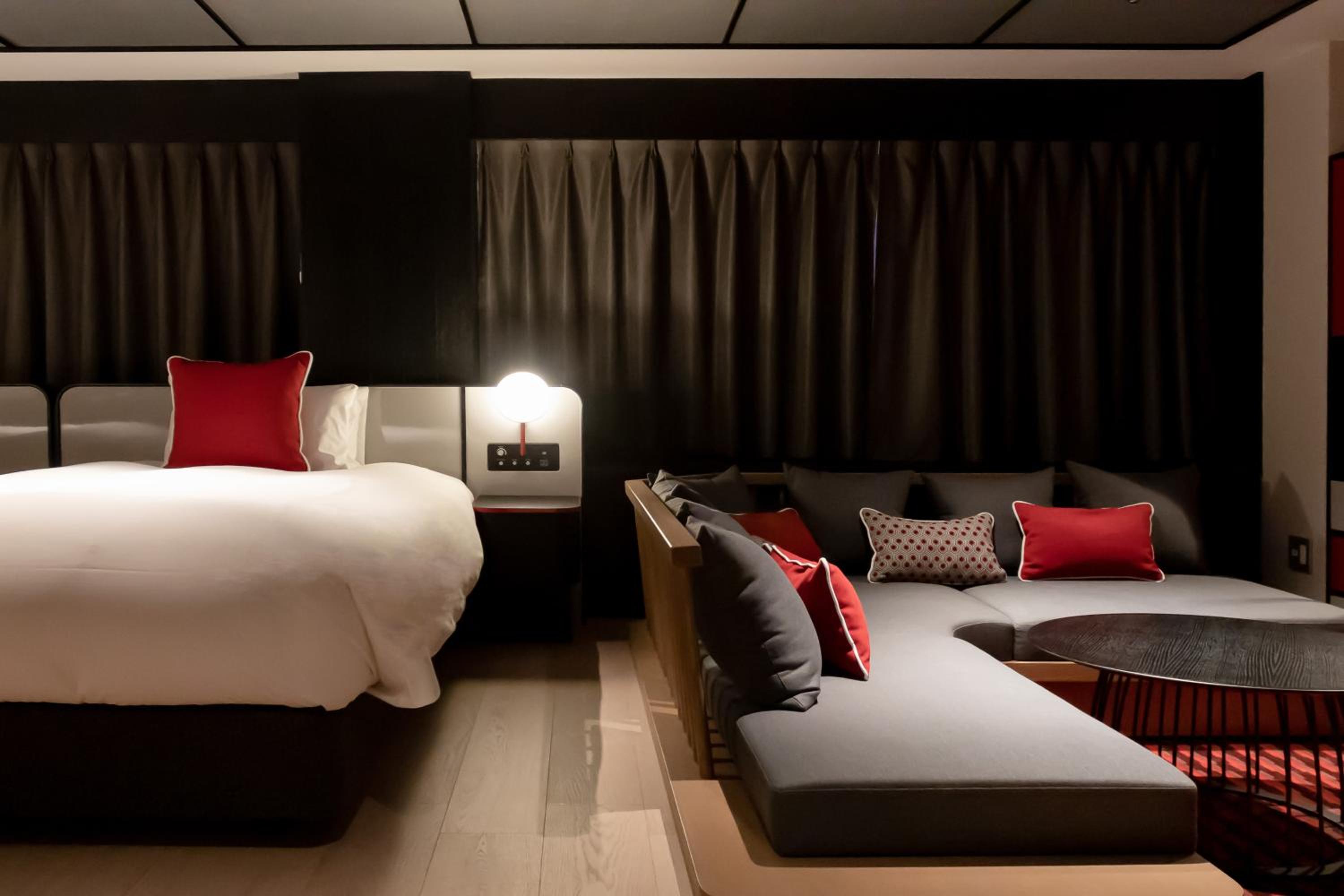 Junior Suite, Cross Floor