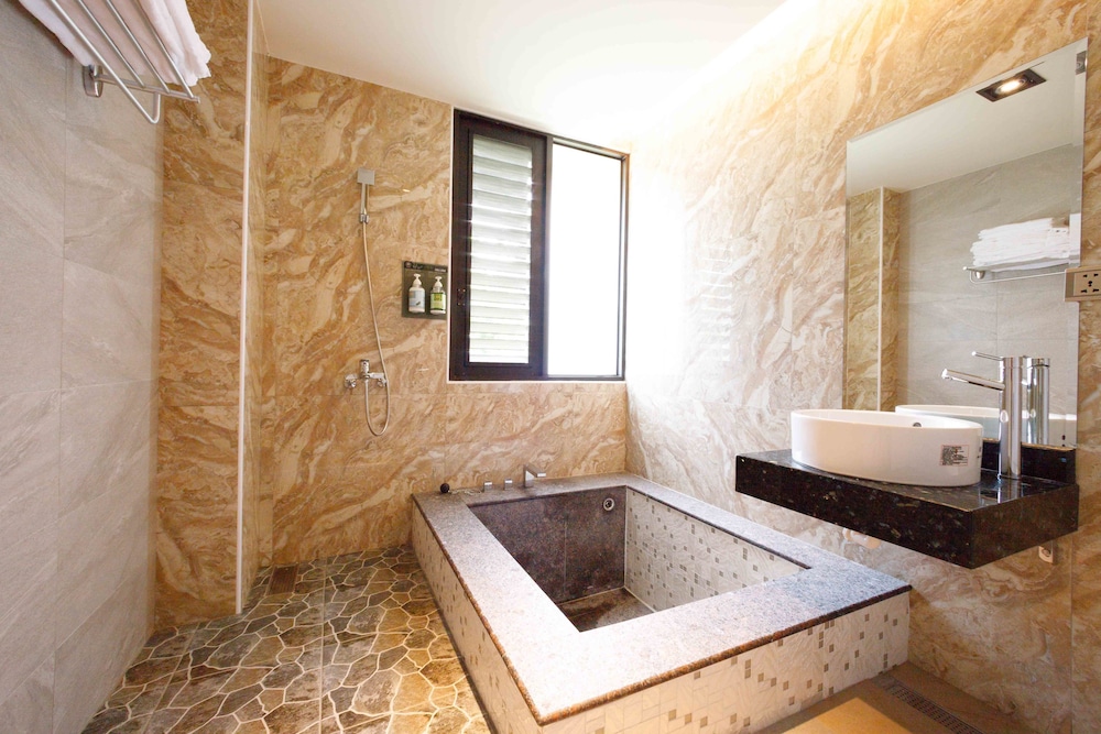Huaman Hot Spring Villa 49/68