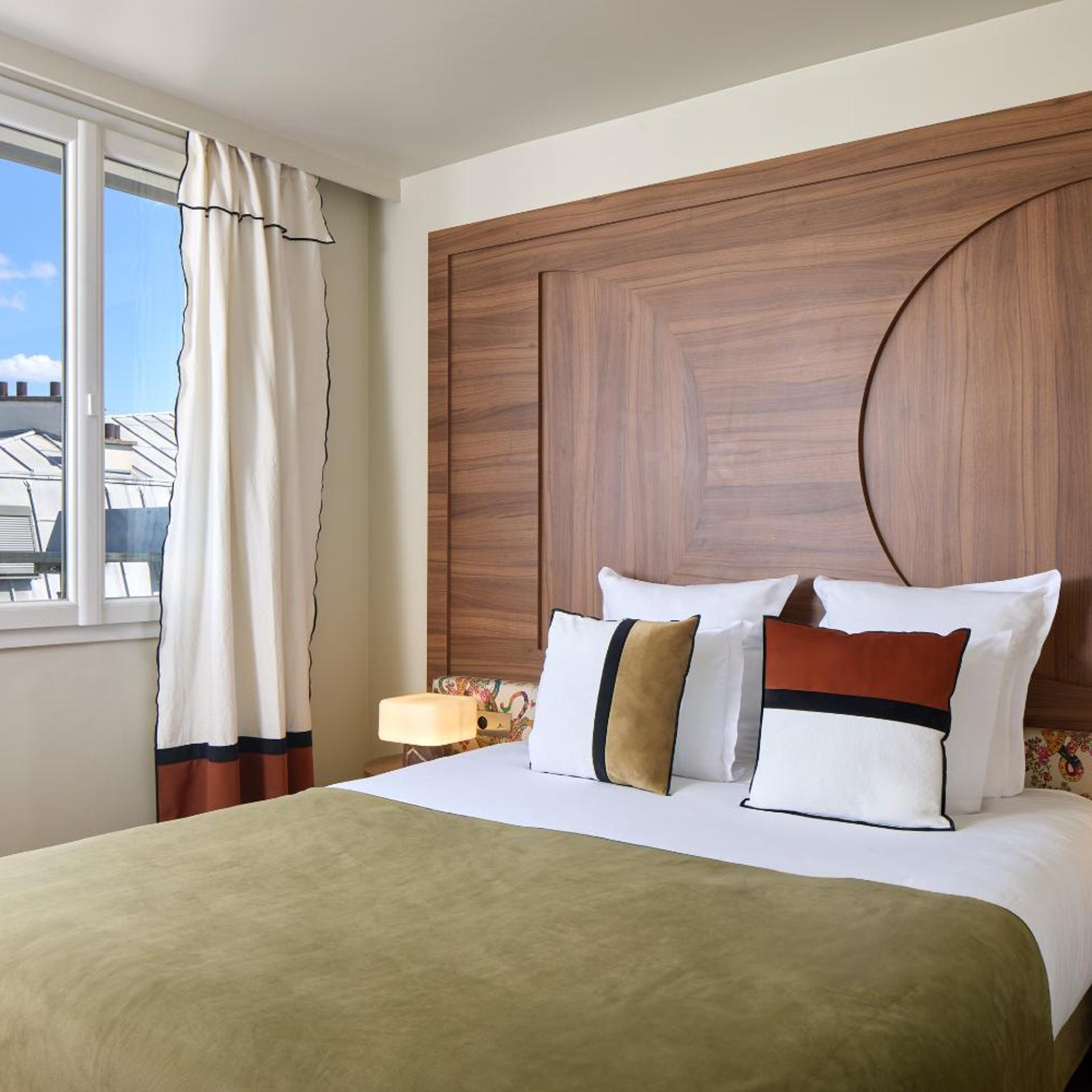 Parisian, Double Bed