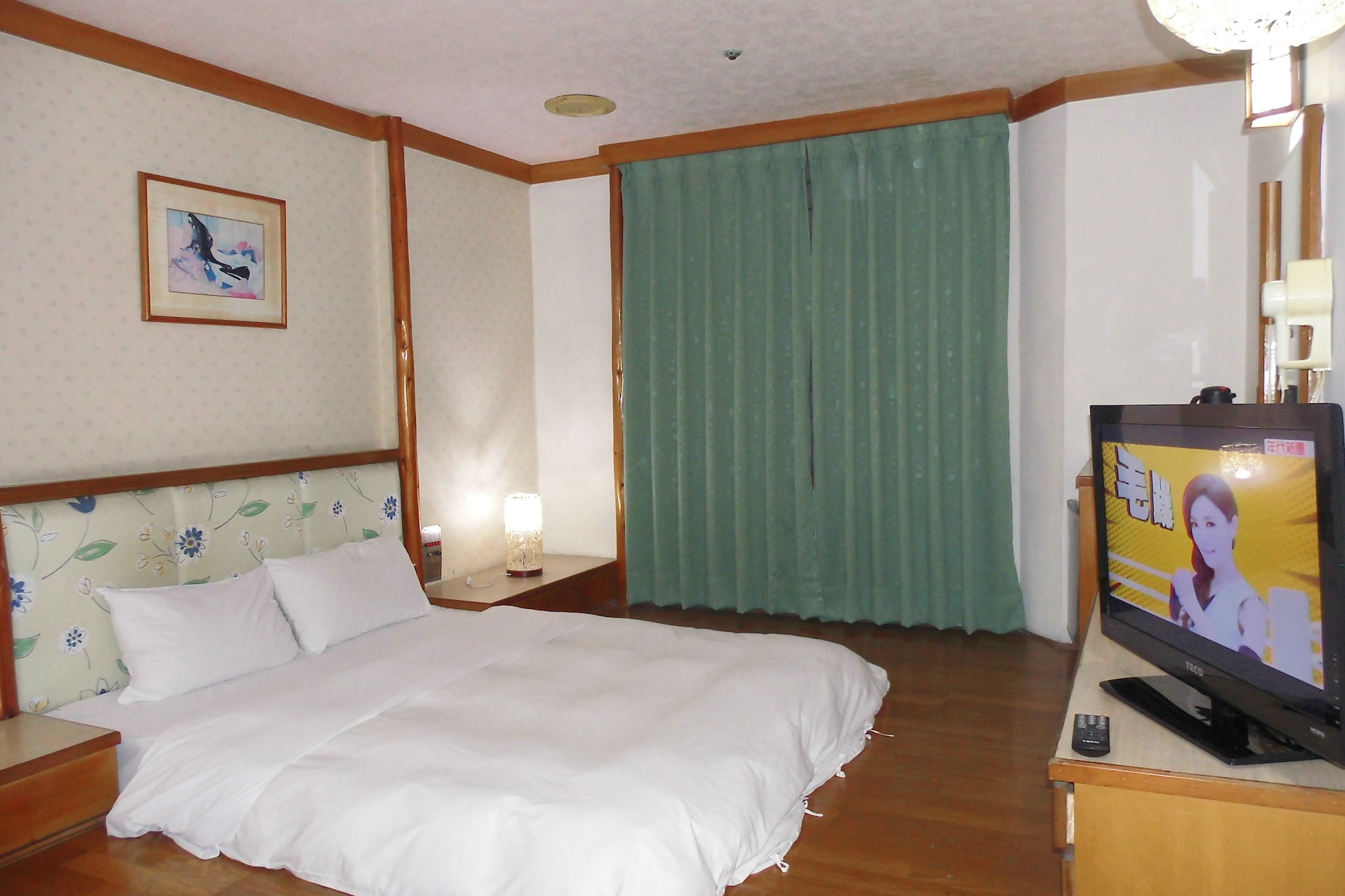 غرفة بسرير مزدوج، Modern Plaza Hotel 4/10