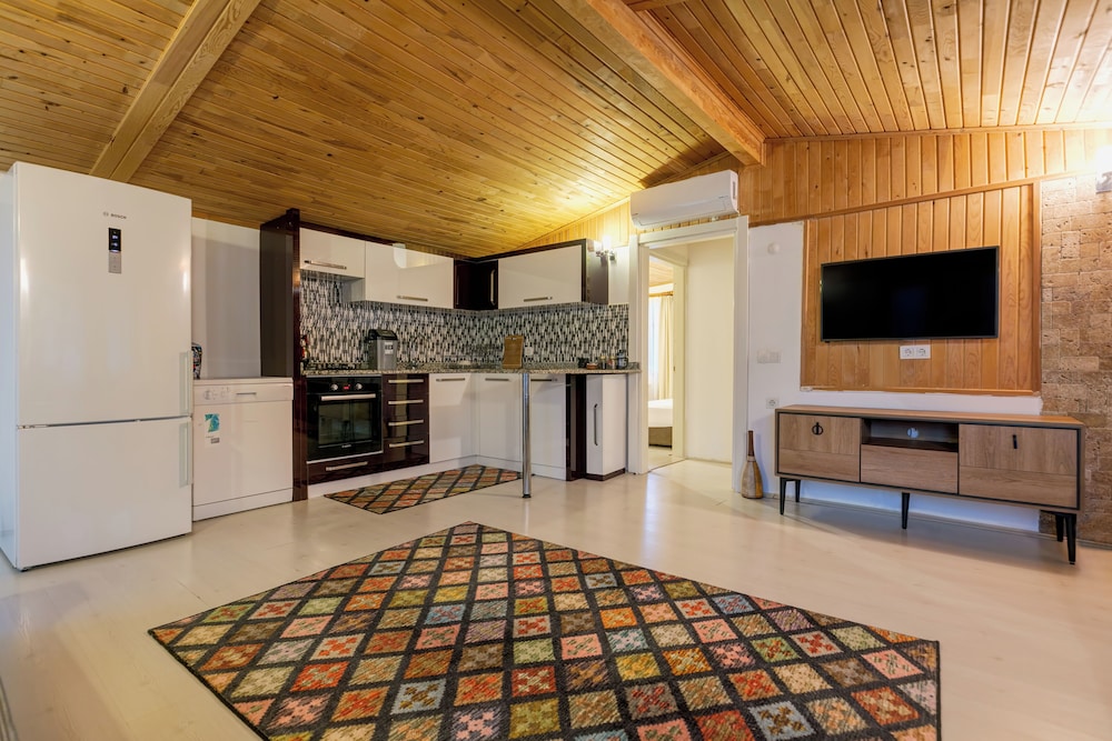 Etenna Bungalow 63/84