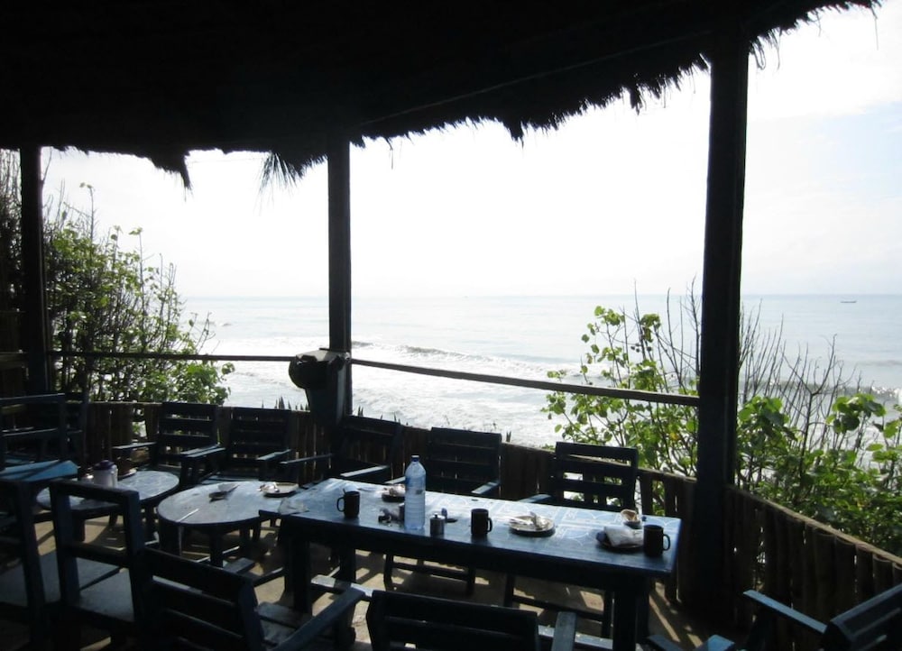 Rising Phoenix Magic Beach Resort 31/32