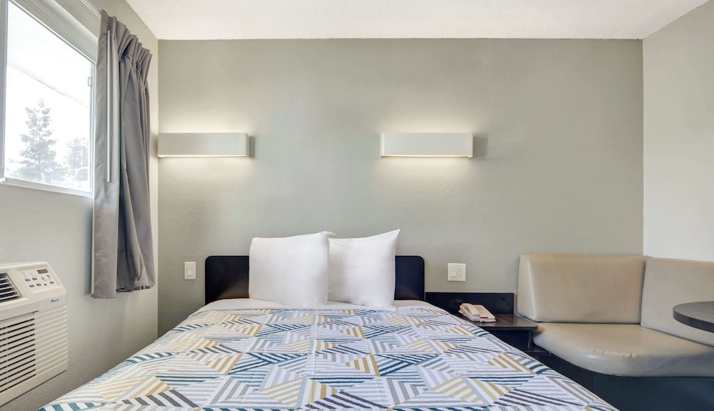 Motel6 San Jose, CA - Airport 33/54