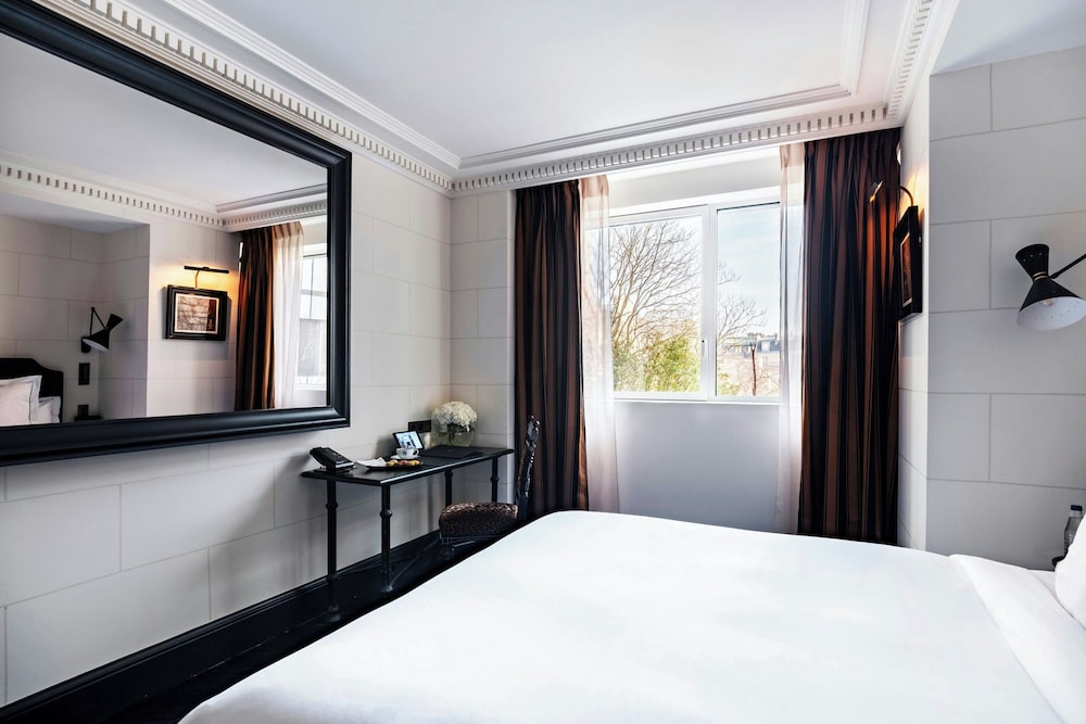 Superior, Queen Bed