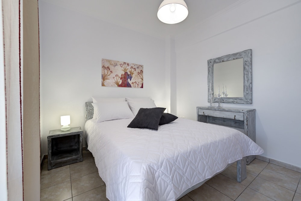 Akrotiri Apartments 6/50