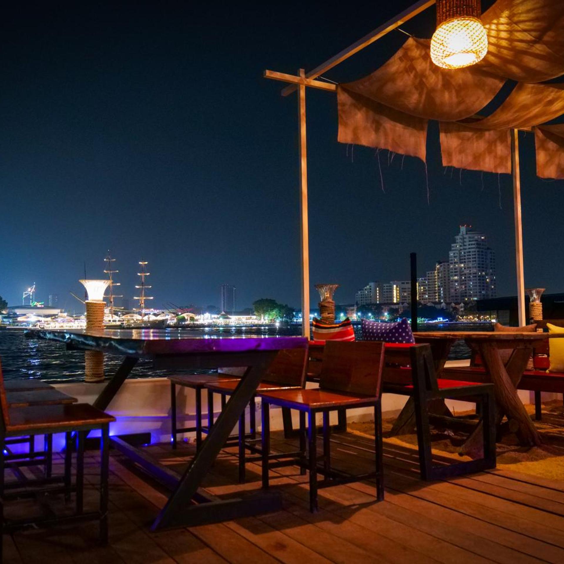 Anandpura Riverside Hotel 34/40