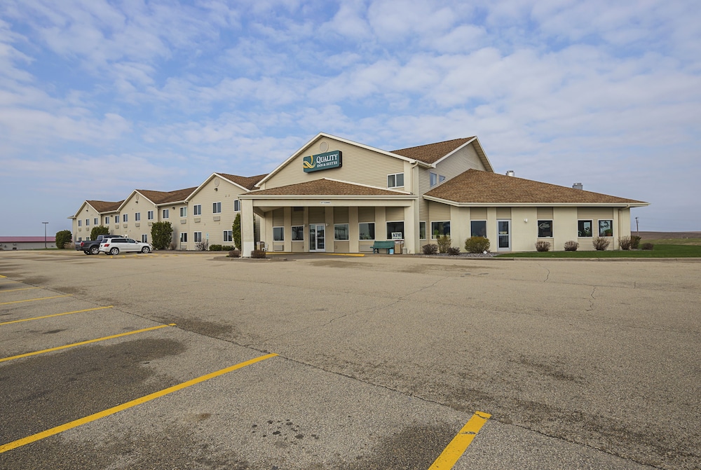 Quality Inn & Suites Belmont - Platteville 5/44