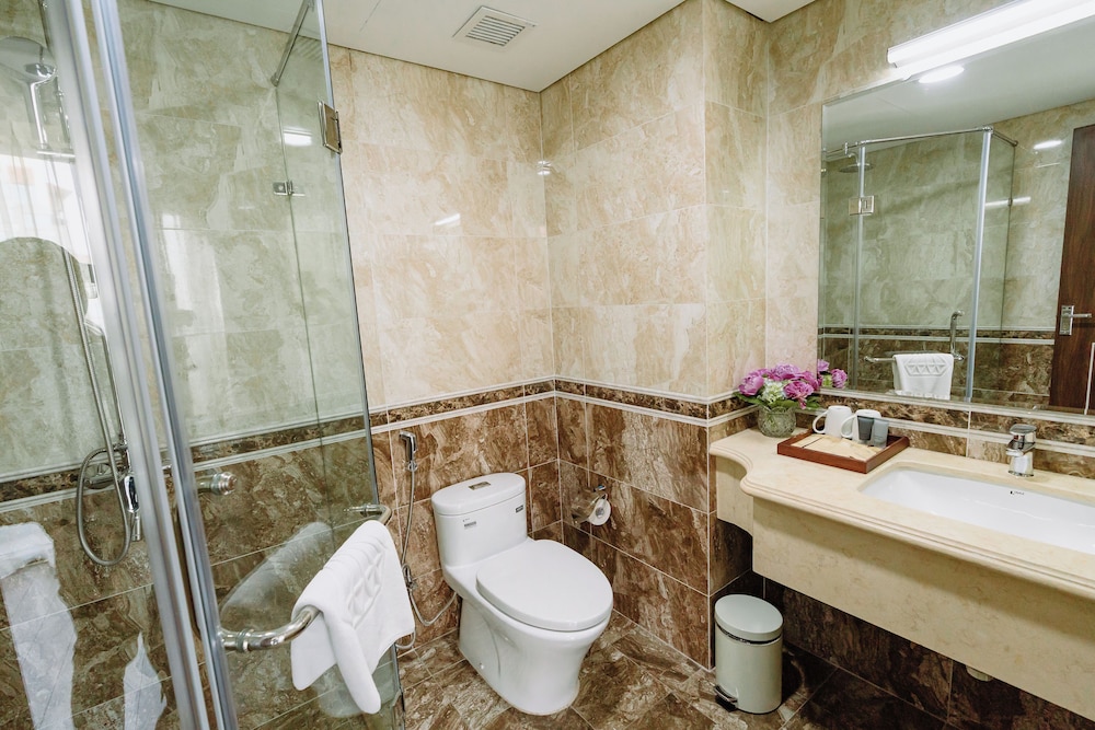 Legend Westlake Hotel 32/33