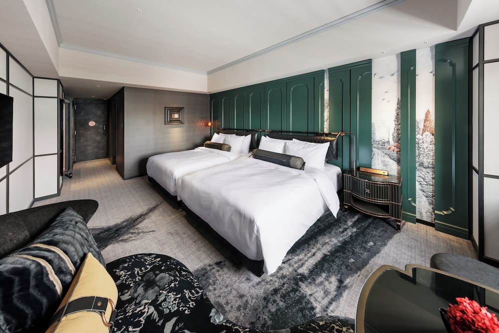 DELUXE, 2 QUEEN BEDS