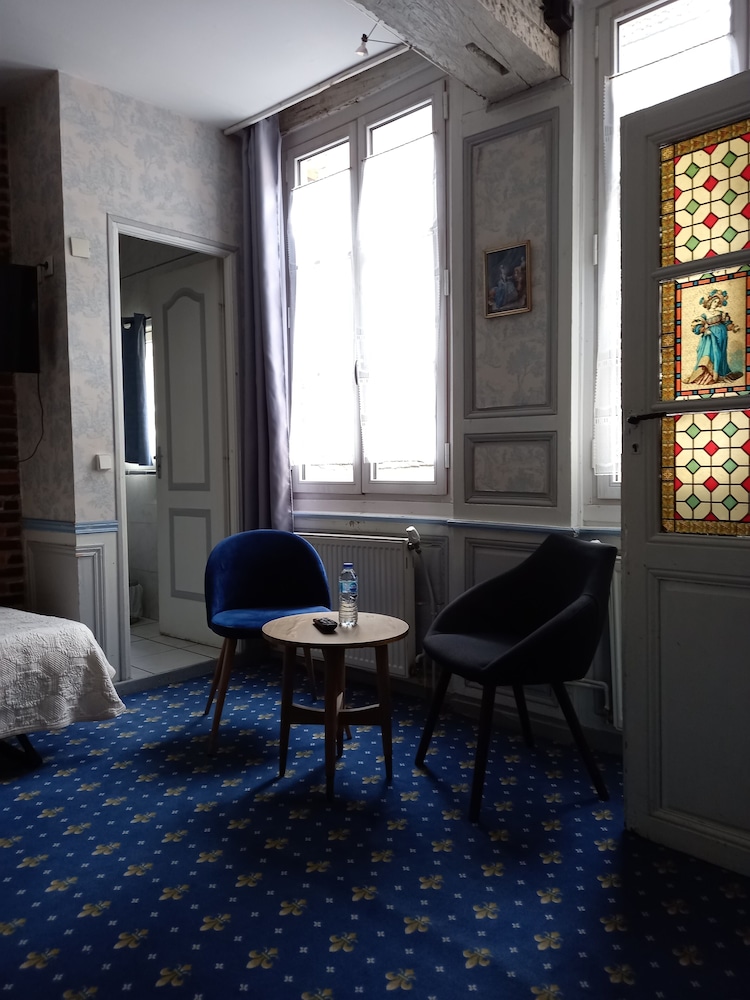 Brit Hotel Les Comtes de Champagne Centre Historique 33/50