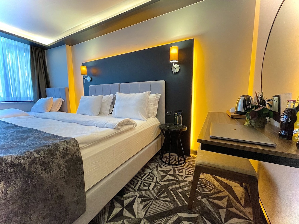 Weingart Hotel 5/52