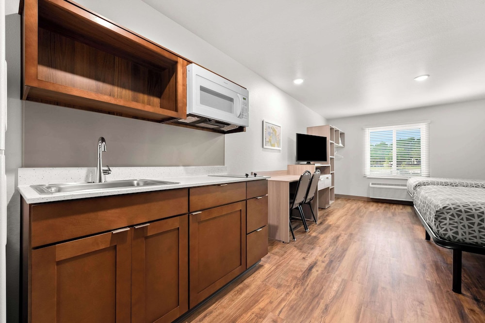 WoodSpring Suites Huntsville - Research Park 8/40
