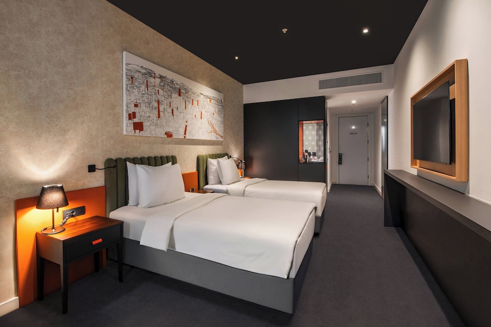 Xtra Space, Premium, Twin Beds
