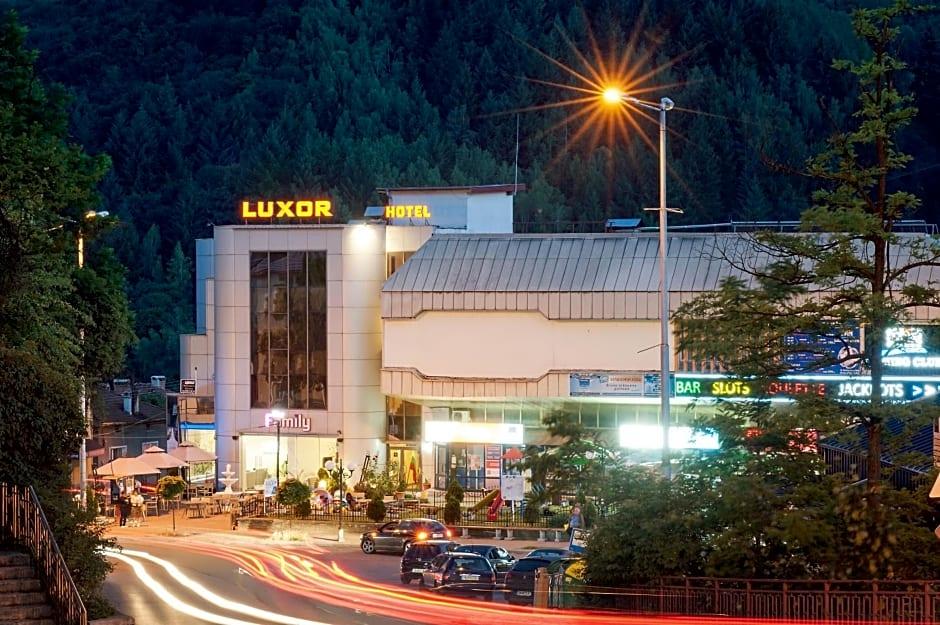 Complex Luxor 2/39