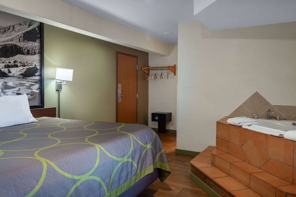 Studio, Suite, King Bed