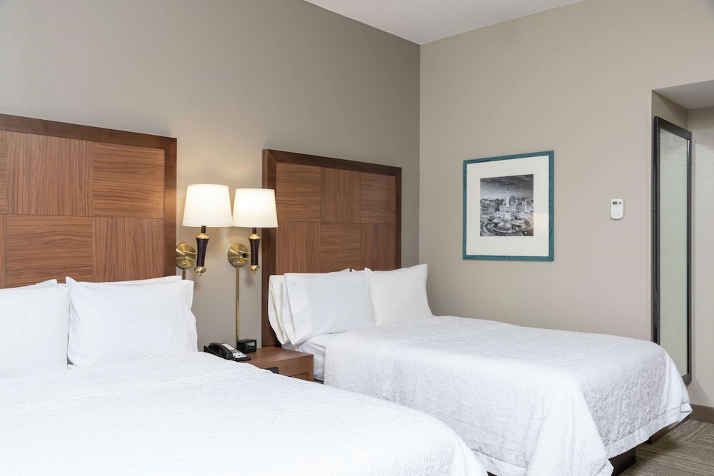 Hampton Inn Indianapolis Downtown Across From Circle Centre 14/75