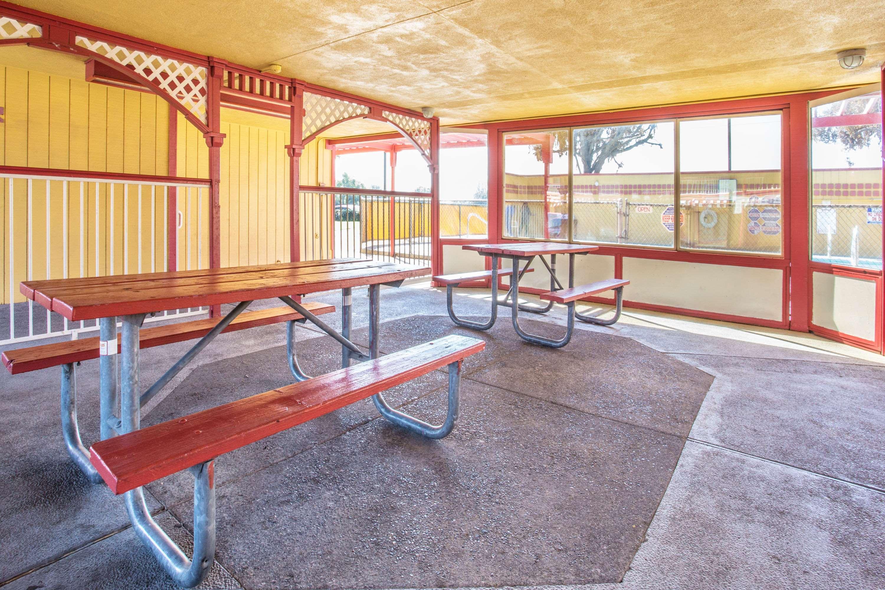 Travelodge By Wyndham Turlock 12/18