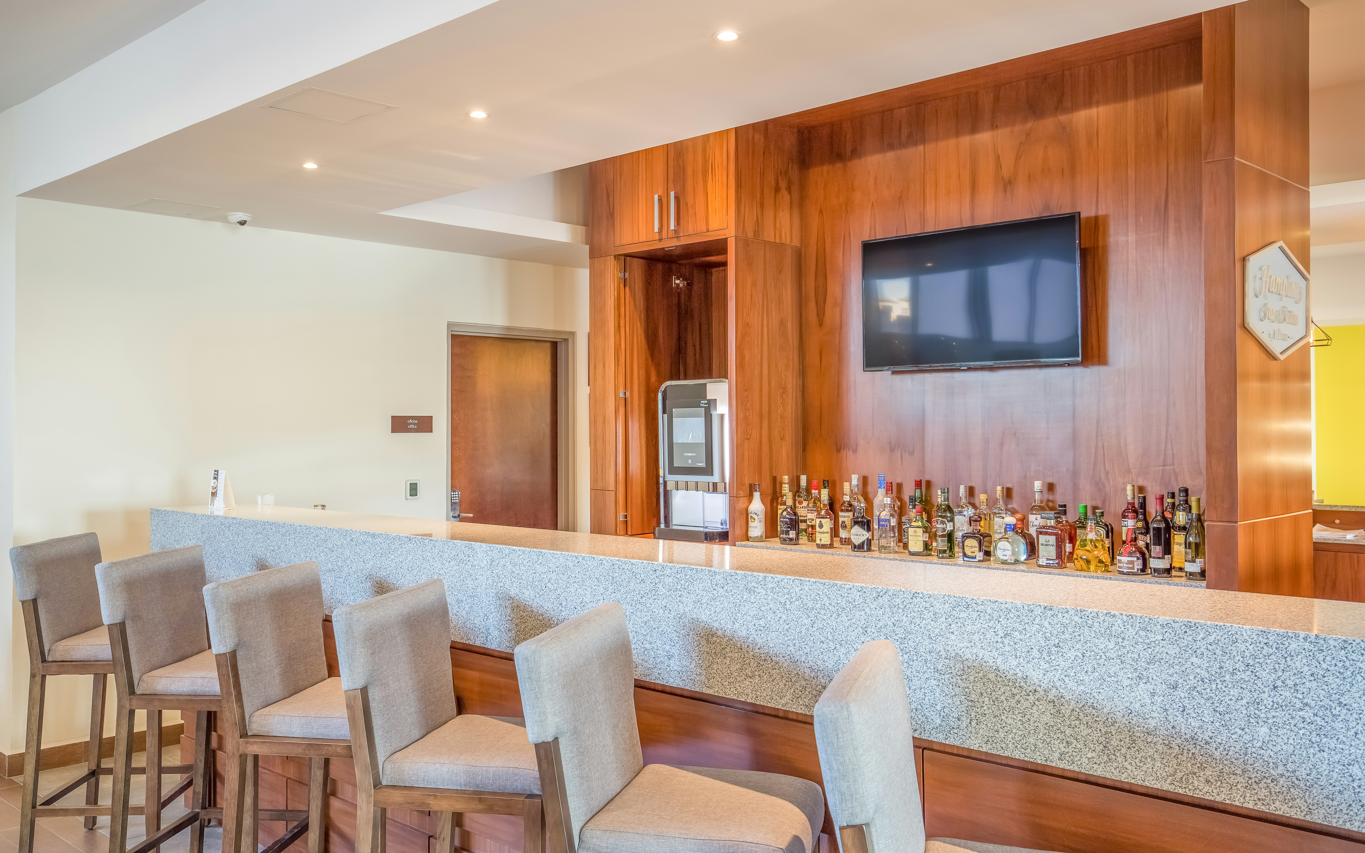 Hampton Inn and Suites by Hilton Los Cabos 38/55