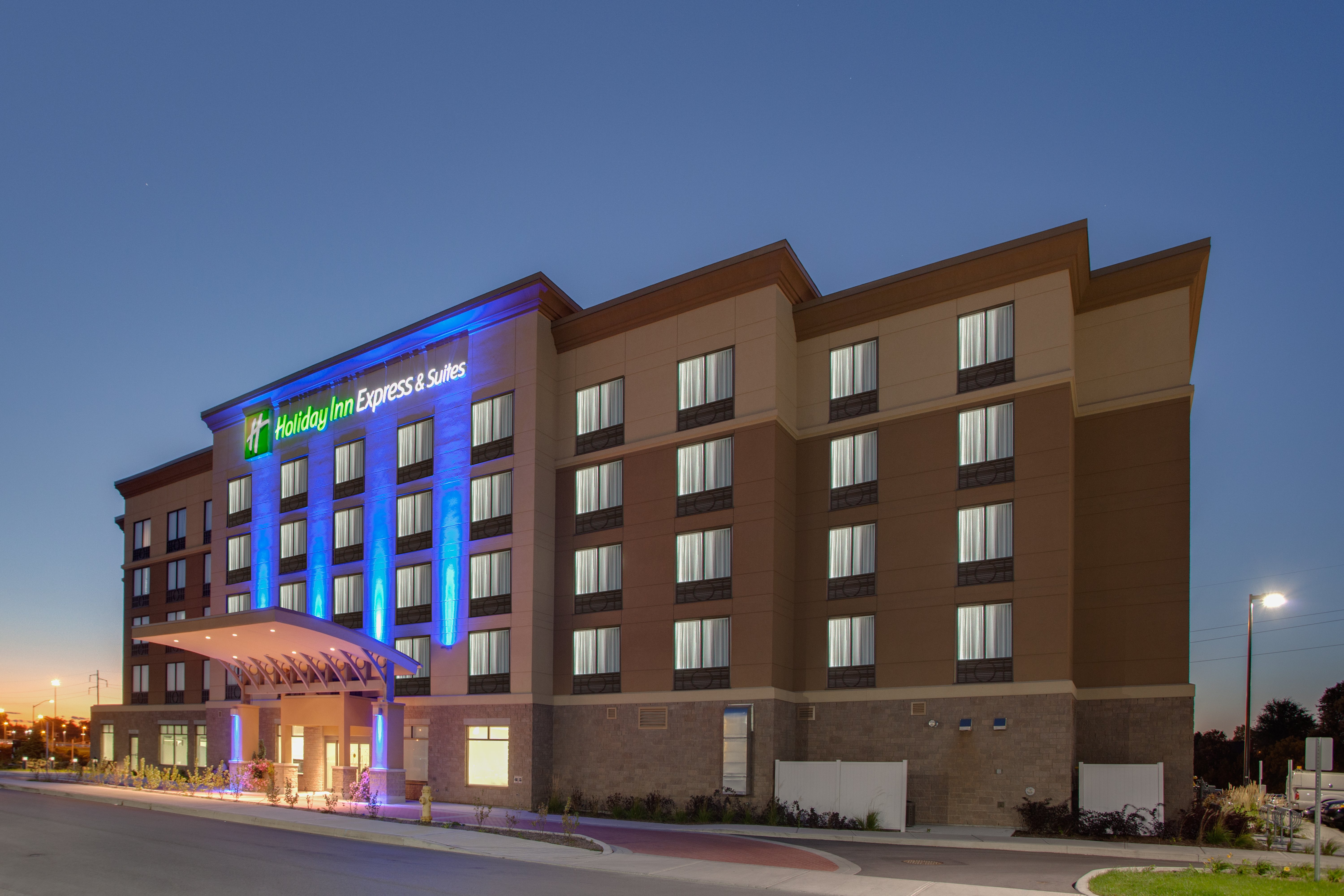 Holiday Inn Express And Suites Ottawa East Orleans 2/70