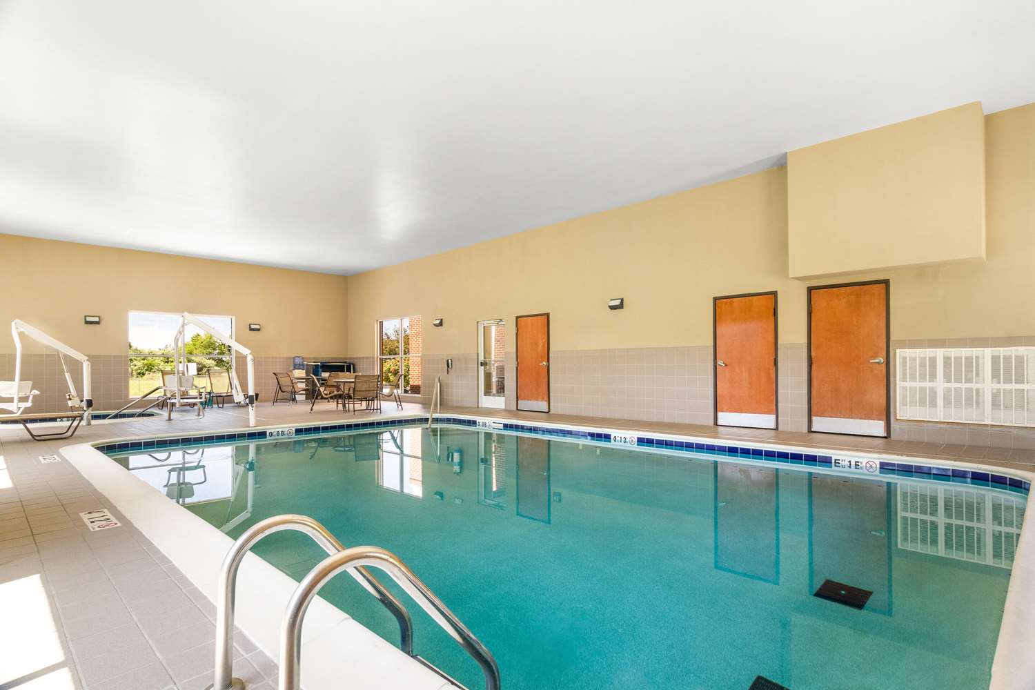 Comfort Suites Mount Vernon 12/36