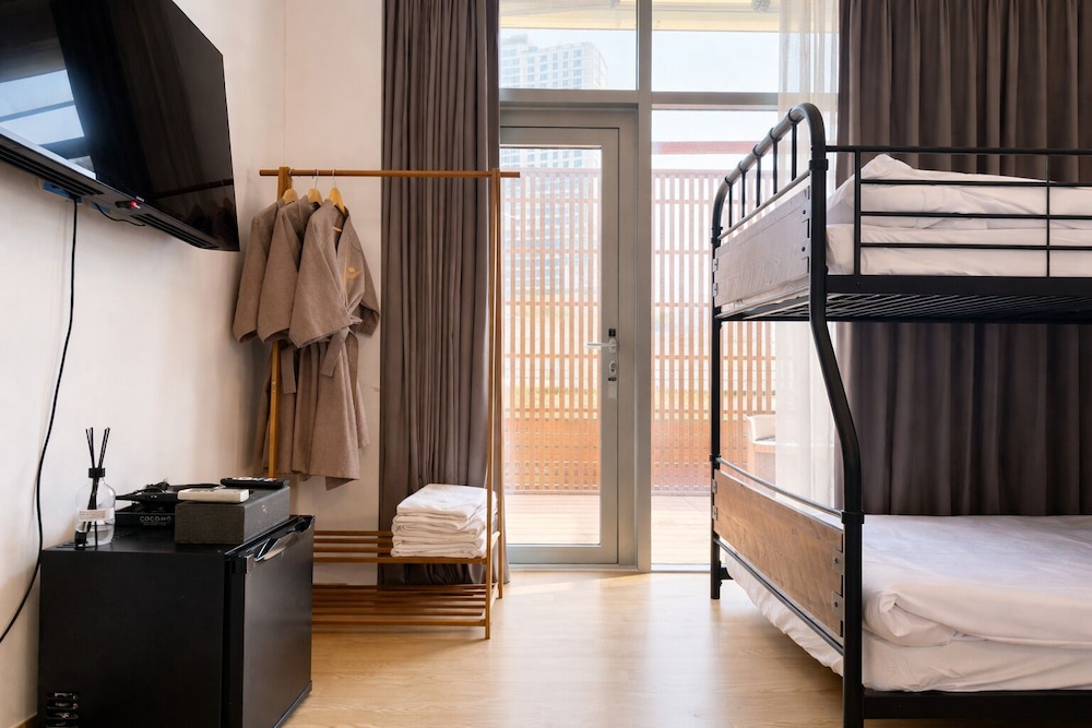 Connected Hotel Guro 49/64