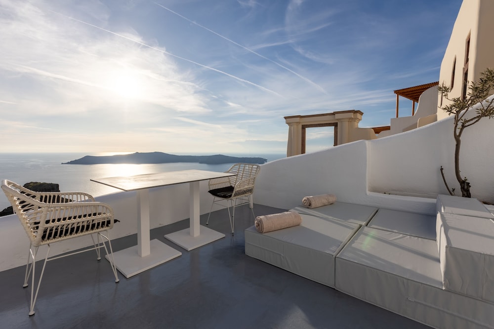 Heavens Edge Cliffside Villas & Suites 5/50