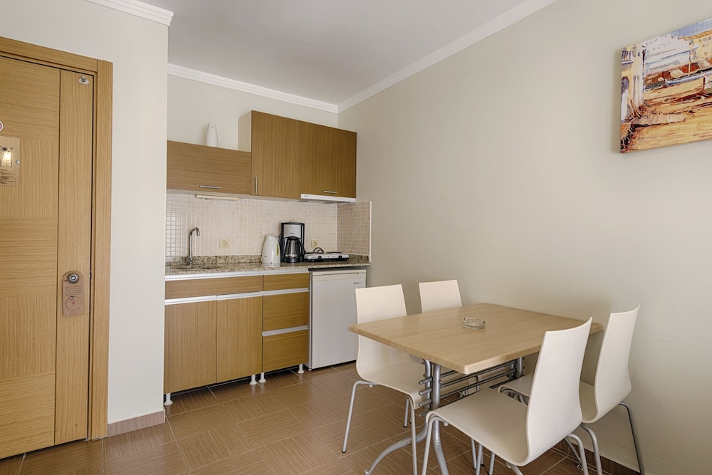 Akalia Suite Hotel and Spa 24/37