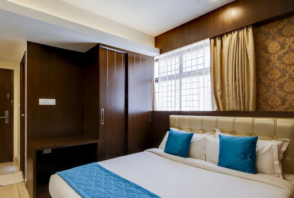 STANDARD, DOUBLE BED, SMOKING, ACCESSIBLE