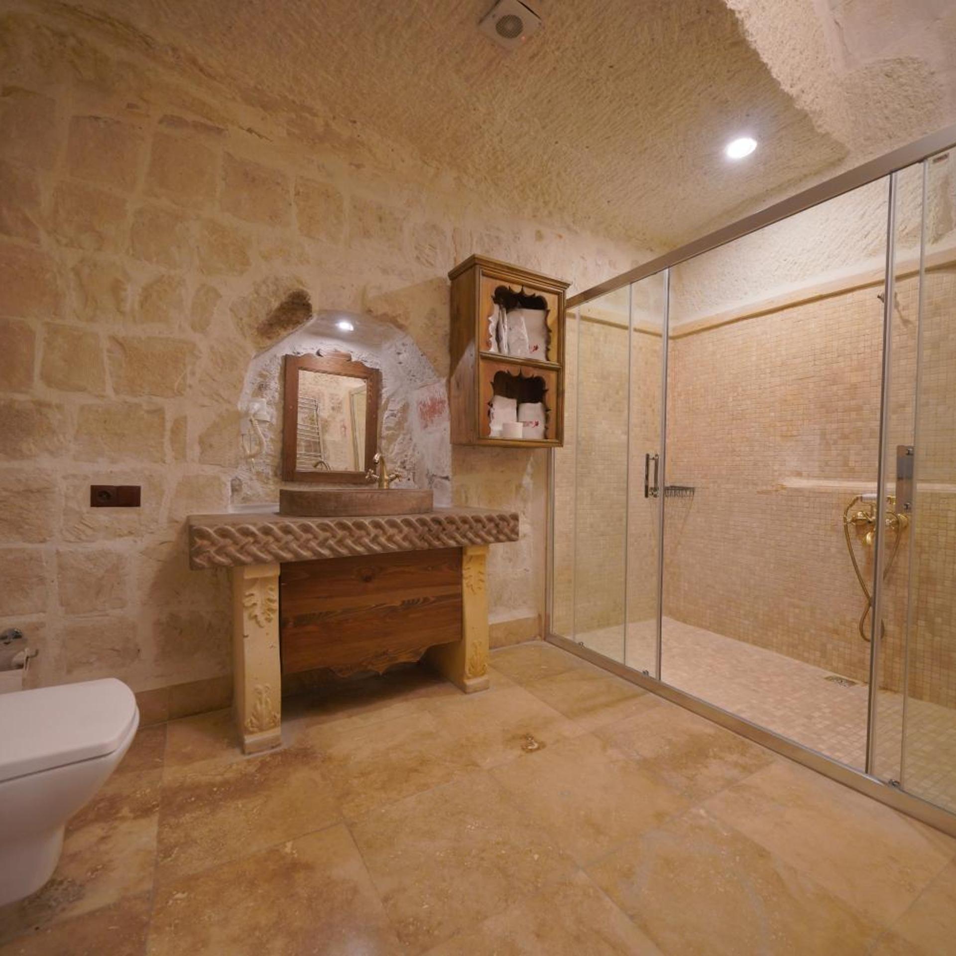 Honeymoon, Suite, FAIRYLAND CAVE HOTEL 8/10