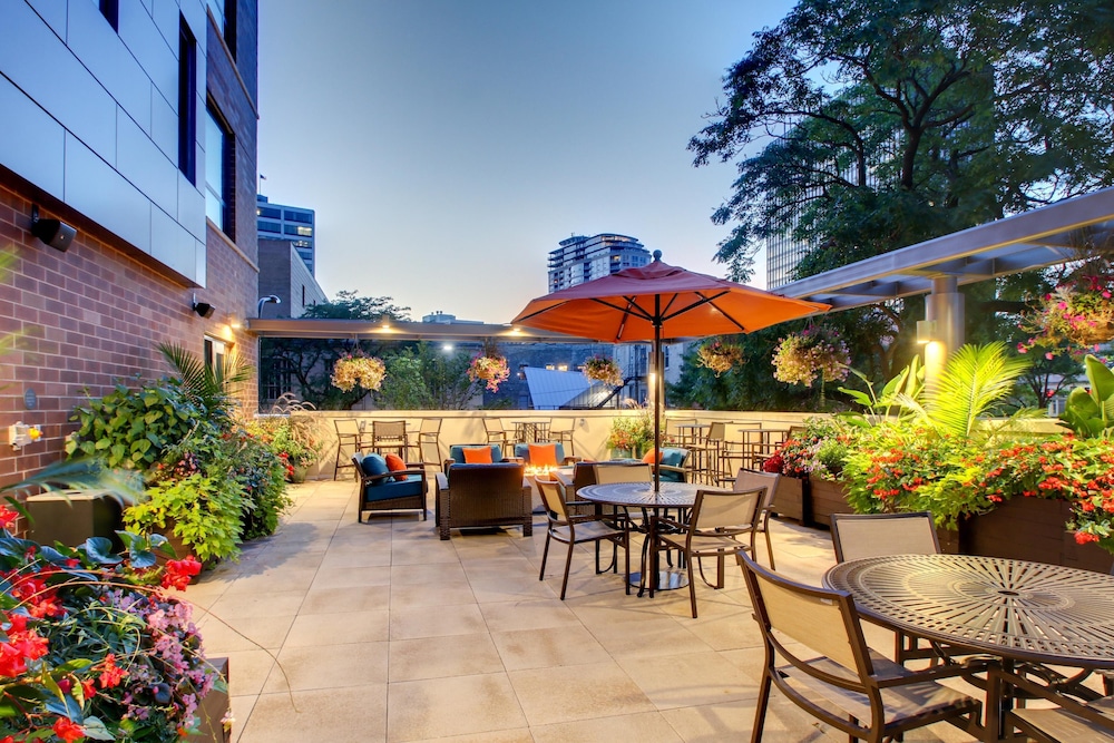 Hyatt House Chicago/Evanston 52/65