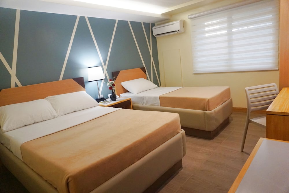 New Dawn Hotel Plus 11/79