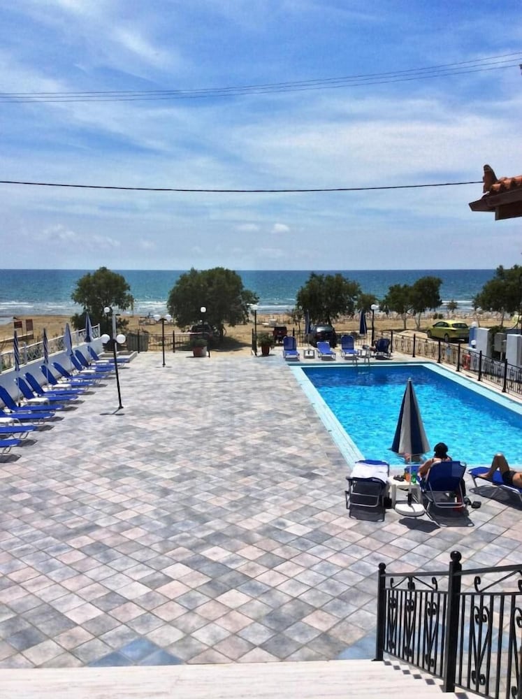 Andreolas Beach Hotel 9/33