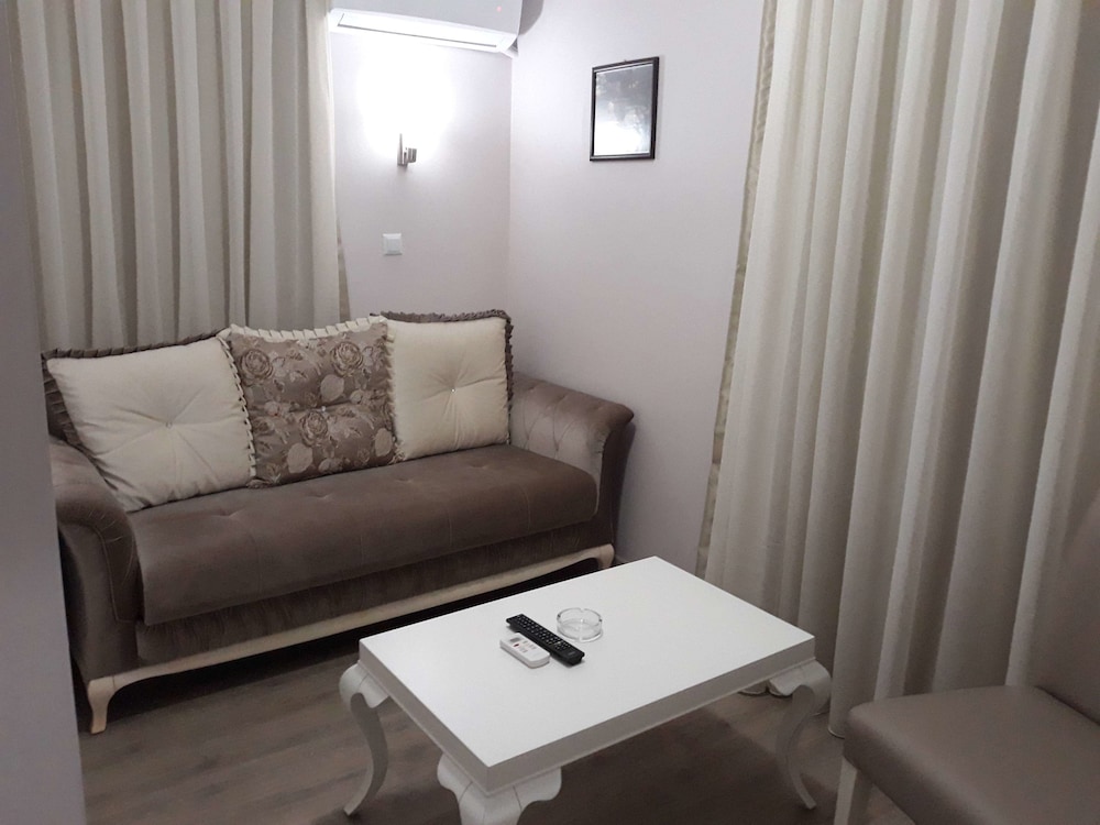 Burhaniye Merkez Otel 9/16