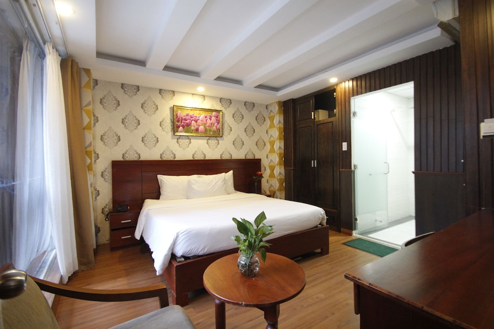 Queen Central Hotel 35/60