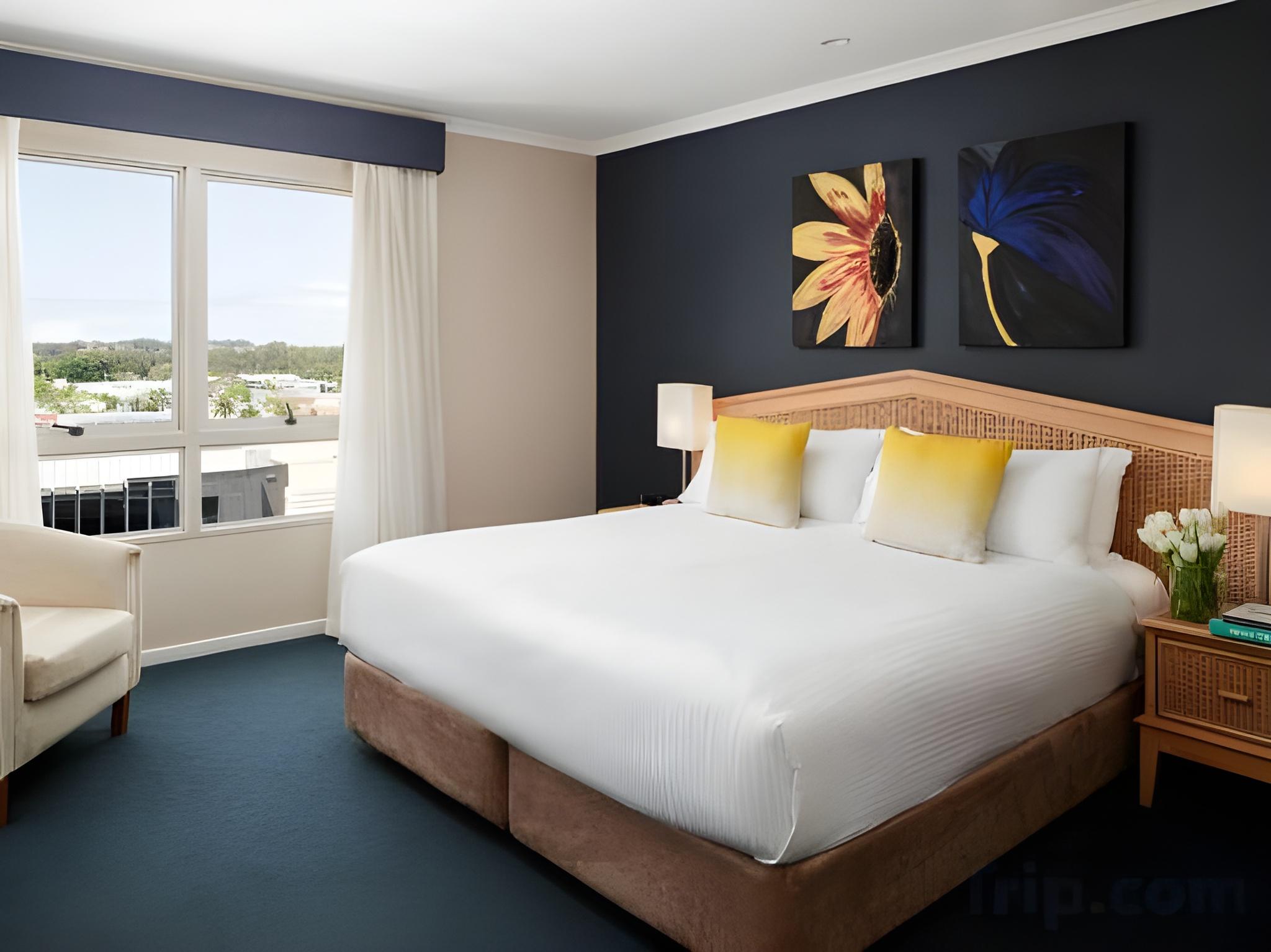 3 Bedrooms, Apartment, Water View