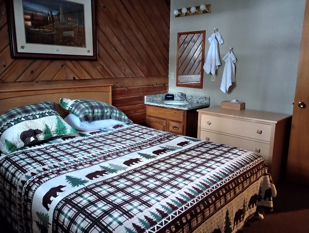 Cabin, 2 Queen Beds, Lake Side