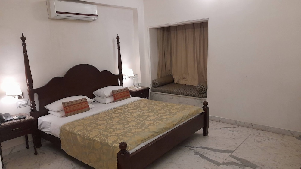 Ram Pratap Palace 26/60