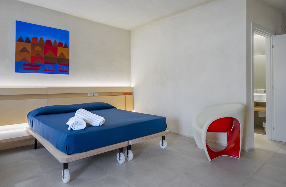 CAVE BIANCHE HOTEL 30/45