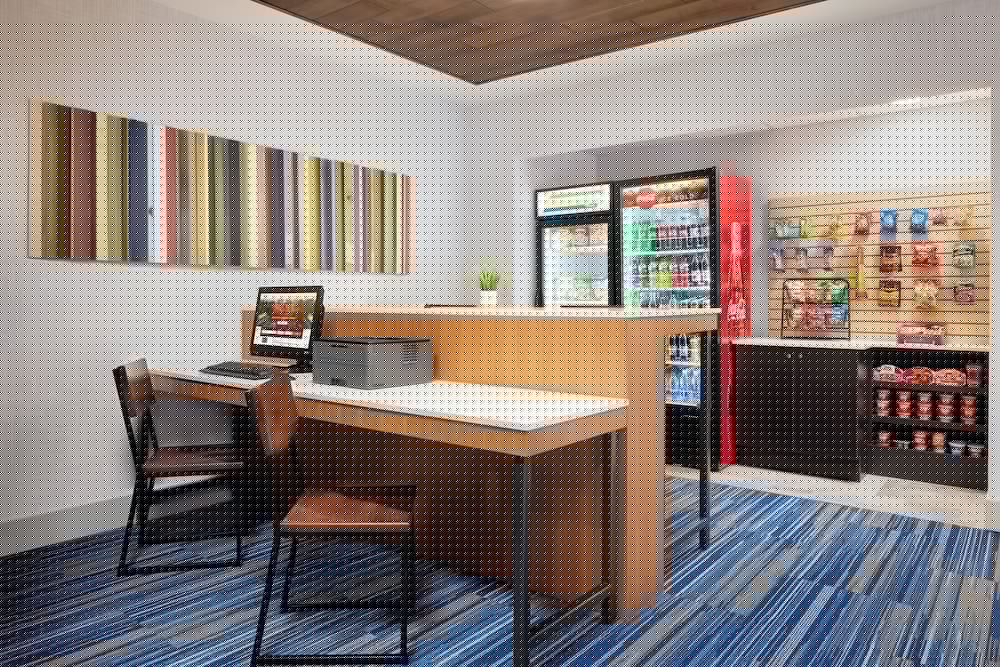Holiday Inn Express Hotel Suites Salem 39/42