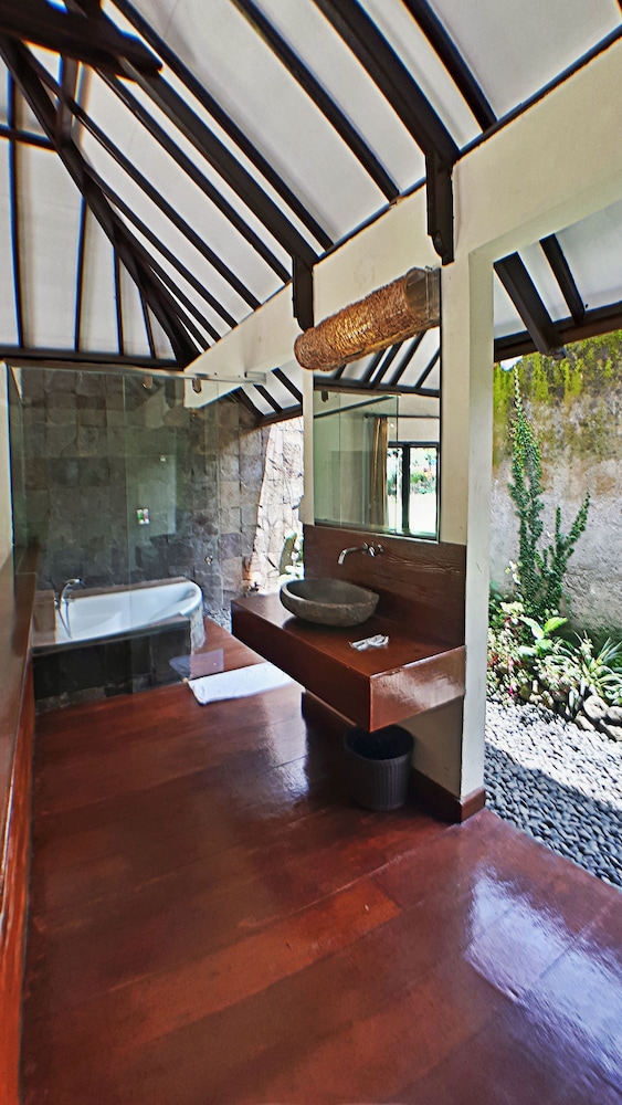 The Batu Hotel & Villas 29/50