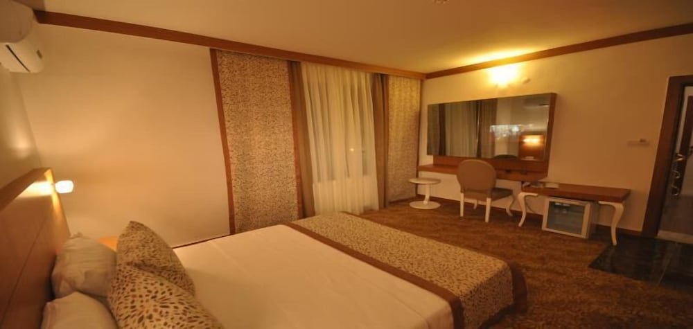 Uluhan Hotel 25/46