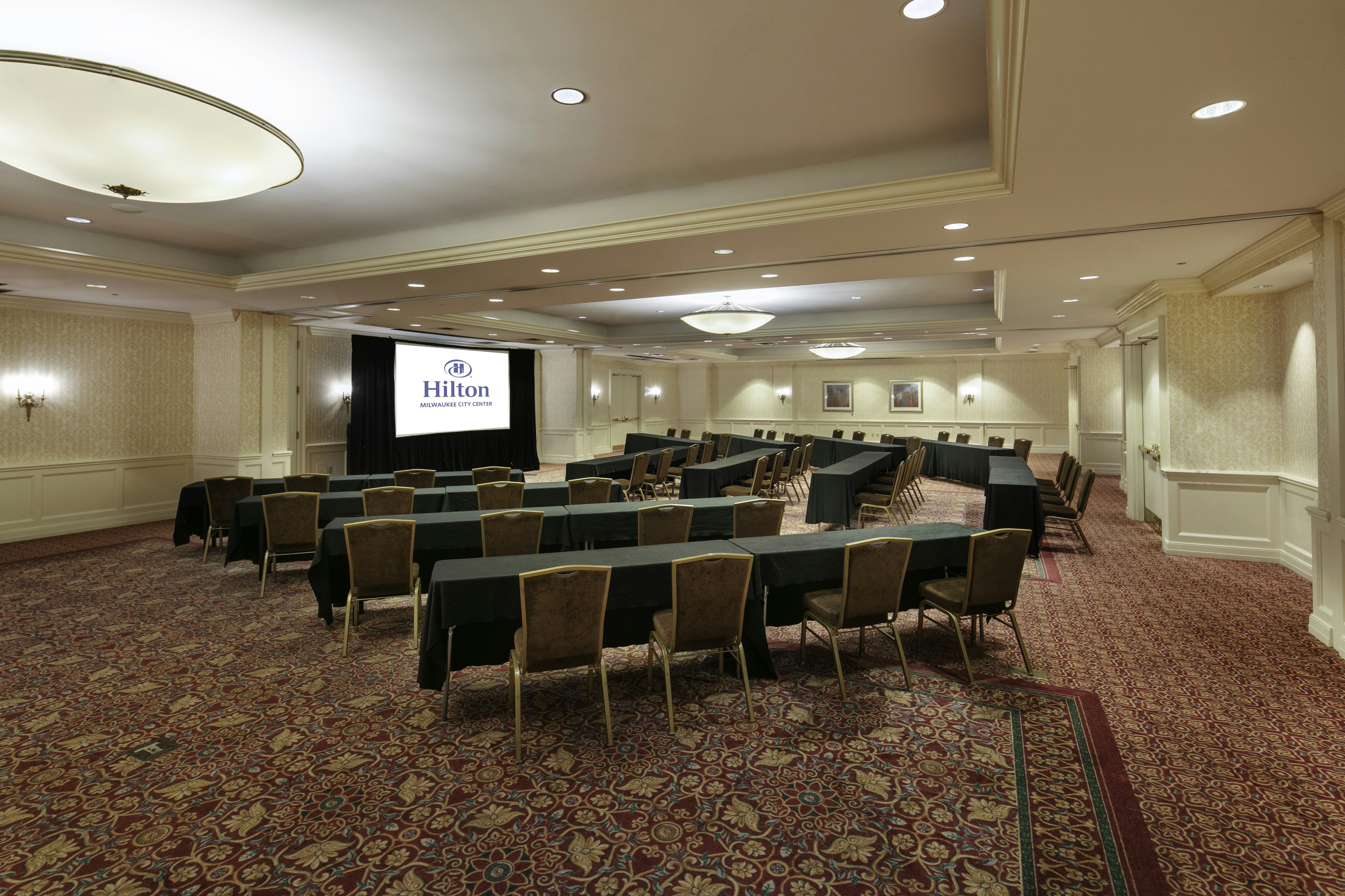 Hilton Milwaukee 71/83