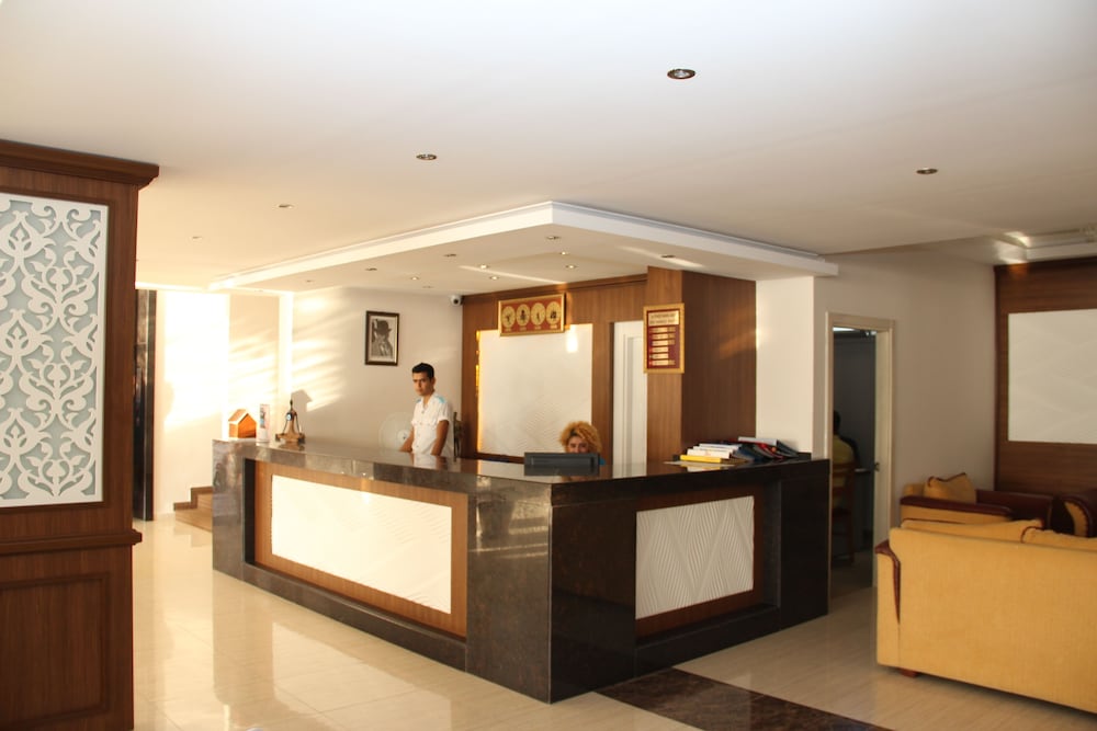 Mesut Hotel 9/45