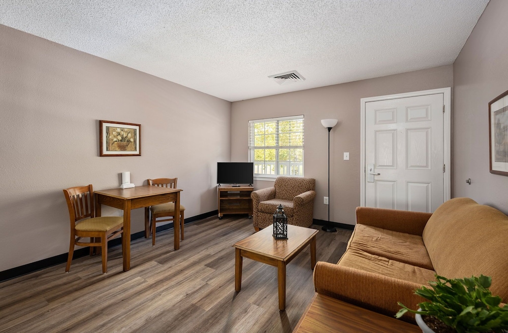 Affordable Suites 42/57